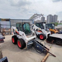 Kubota Bekas untuk Mini Skid Steer Backhoe Loader 4x4 Pompa Hidrolik Kawasaki 50KW Daya 748kg dengan Bucket Penggali