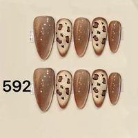1251-1255 Kuku Palsu Buatan Tangan 10pcs Bahan Press-On Model Almond Desain Ukiran Bunga Kustom Modis Persegi untuk Jari