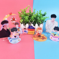 Personnalisé Acrylique Standee Anime Rotation Mini Spinning Acrylique Standee Porte-clés Transparent Liquide Affichage Téléphone Acrylique Stand