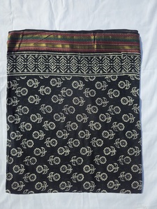 ผ้าพันคอ ผ้าปาเรโอ และผ้าซารองลายใบไม้ ทำมือจากอินเดีย พิมพ์ลายบนผ้าฝ้าย สำหรับชุดชายหาดสุดเก๋ของผู้หญิง - ผู้จัดจำหน่ายขายส่ง - Product Image 2