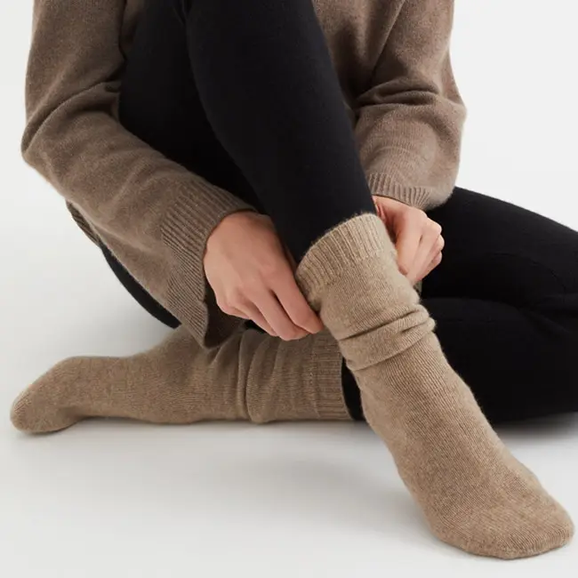 Dilly fashion seamless socks support custom women wholesale price cashmere socks