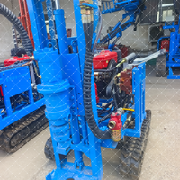 Foreuse hydraulique à moteur diesel de 200 m de profondeur avec roulement de moteur, boîte de vitesses et pompe, chenilles à faible entretien pour le forage en zone désertique