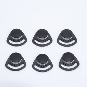 Hebilla genérica para casco, de plástico, roja y negra, cierre de seguridad de liberación rápida para accesorios de casco de motocicleta y bicicleta eléctrica - Product Image 4