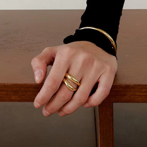 Bague unisexe ERESI en acier inoxydable 316L, plaqué or 18 carats PVD, brillante et tendance, personnalisable pour femme – Nouveauté très prisée, ne ternit pas - Product Image 1