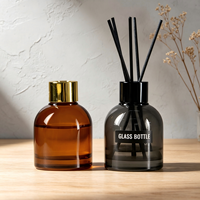 Vente en gros de flacons d'aromathérapie de 100 ml couleur thé, diffuseur en osier tendance, bouteille d'aromathérapie en verre pour usage domestique.