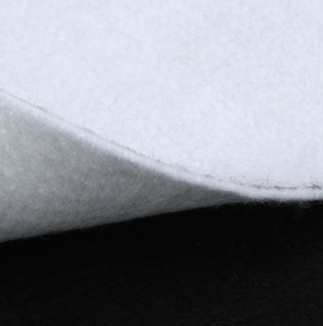 Tissu non tissé géotextile 700gsm PET Tissu géotextile pour le contrôle de l'érosion de la base routière et de la <span class=keywords><strong>fondation</strong></span> de l'allée - Product Image 2