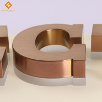 Lettres 3D rétroéclairées en acier inoxydable brossé or rose sur mesure avec base en acrylique pour enseigne de salon de beauté, enseigne de centre de médecine esthétique