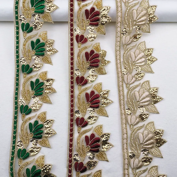 Venta al por mayor de lujo de encaje de guipur recorte de tela de flores hechas a mano 3D bordado de lentejuelas con cuentas metálicas de encaje de oro