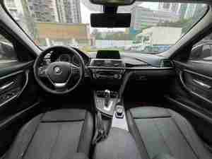 <span class=keywords><strong>BMW</strong></span> 320Li Sedán <span class=keywords><strong>2018</strong></span> |   2.0T Turbo Automático, Volante a la Izquierda, Asientos de Cuero, Interior Oscuro, Neumáticos R18, Cámara de Reversa, Techo Solar - Product Image 3