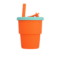 Mignonne tasse en silicone incassable pour la maison et le bureau, 8,5 oz, tasse à café et à lait pliable en silicone avec paille pour enfants