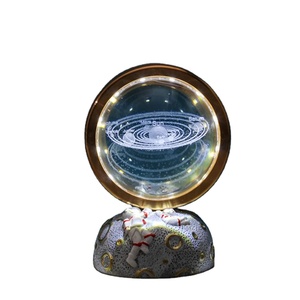 Sphères de verre gravées 3D en résine astronaute système solaire planète boule de cristal lampe de nuit cadeau créatif pour les enfants - Product Image 1