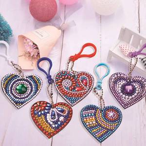 Nouveau 2026 Peinture Diamant 5D Faite à la Main DIY Moderne, Coffret de 6 Pièces avec Porte-clés, Autocollants et Pendentifs, pour Enfants, Maison, Personnel, Animaux, Paysages - Product Image 5