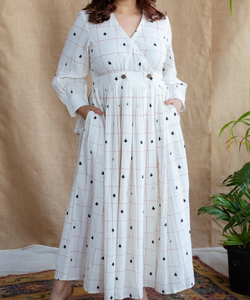 <span class=keywords><strong>Abito</strong></span> <span class=keywords><strong>Lungo</strong></span> da Donna in Cotone, Casual Chic, Maniche Lunghe, Bianco con Motivo a Quadri Rossi e Cuore <span class=keywords><strong>Nero</strong></span> - Product Image 1