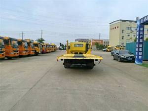 Camion de barrière à fond plat automatique Foton 4*2 bons prix véhicules de sauvetage dépanneuse remorques de <span class=keywords><strong>voiture</strong></span> bon marché - Product Image 4
