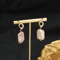 Boucles d'oreilles bohèmes en perles, pendentif à pompon, perles baroques, tendance estivale, accessoire de mode pour festival, boucles d'oreilles en perles