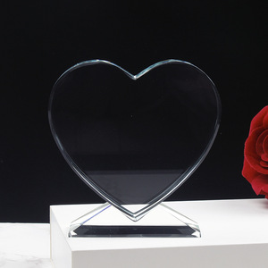Trophée en cristal personnalisé en forme de cœur HBL pour couple, avec logo <span class=keywords><strong>sur</strong></span> mesure, idéal pour la création de photos - Product Image 3