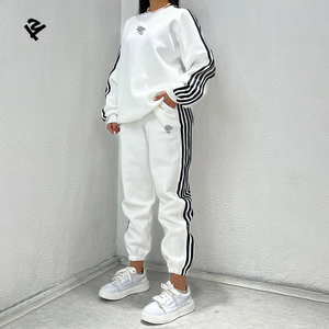 Tute Personalizzate da Donna con Strisce Laterali, Completi Autunno Inverno, Set 2 Pezzi con Felpa a Righe e Pantaloni Larghi - Product Image 1