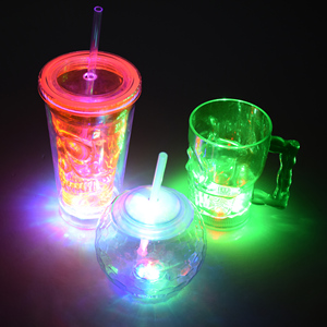 Ishine Gobelet lumineux LED Crâne d'Halloween 16oz, <span class=keywords><strong>Verre</strong></span> <span class=keywords><strong>à</strong></span> <span class=keywords><strong>bière</strong></span> <span class=keywords><strong>à</strong></span> <span class=keywords><strong>double</strong></span> <span class=keywords><strong>paroi</strong></span> avec couvercle et paille, en <span class=keywords><strong>verre</strong></span> PS - Product Image 3