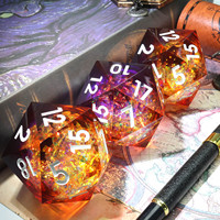 Dés transparents géants de haute qualité 50mm D20, polyèdre brillant à noyau liquide pour jeux de rôle DND TTRPG - Liquid16-50mm