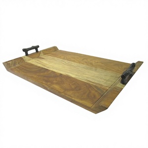 Bandeja rectangular ecológica de madera con asas de materiales mixtos: bambú, cuero y aluminio para servir en la cocina. - Product Image 1