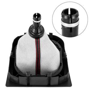 Couvre-poignée de levier de vitesses Volkswagen en cuir noir avec surpiqûres rouges, 5 ou 6 vitesses, transmission manuelle, style classique - Product Image 4