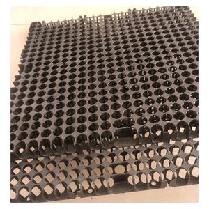 Cellule <span class=keywords><strong>de</strong></span> <span class=keywords><strong>drainage</strong></span> en plastique imbriquée à <span class=keywords><strong>prix</strong></span> <span class=keywords><strong>de</strong></span> gros Style nid d'abeille certifié CE/UK avec géotextile blanc 200-300gsm - Product Image 3