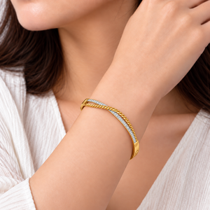 กำไลข้อมือสแตนเลสสตีล ชุบทอง 14K แบบสุญญากาศ พร้อมเหรียญรูปเลขโรมัน - Product Image 5