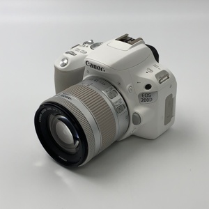 Appareil photo reflex numérique <span class=keywords><strong>Canon</strong></span> 200D d'occasion avec objectif 18-55 mm IS, écran tactile 24,2 MP + <span class=keywords><strong>WiFi</strong></span>, capteur CMOS APS-C - Product Image 1