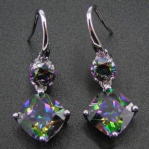 Orecchini pendenti geometrici con zirconi colorati per donna, eleganti gioielli alla moda. - Product Image 1