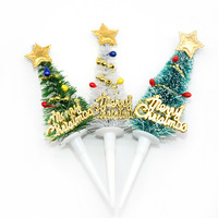Décorations et accessoires de fête à insérer pour scènes de pâtisserie de gâteaux en forme d'arbre de Noël et de racines, en 3D