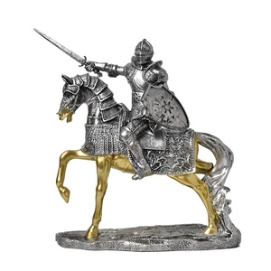 Bestseller Transfrontaliero: Statuetta in Resina Vintage di Guerriero Greco a Cavallo, Decorazione Creativa per Soggiorno con Armatura e Cavallo, Verniciatura a Spruzzo - Product Image 5