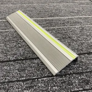 Tiras de ruído de alumínio de escada, perfil de ruído fluorescente da escada com antiderrapante
