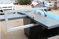 Scie à table horizontale haut de gamme avec moteur de 6,6 kW pour le travail du bois dans une usine de meubles