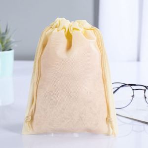 Sac de rangement non tissé à cordon, à prix abordable, pour chaussures et accessoires (1 ou 2 cordons) - Product Image 1