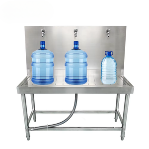 Machine de remplissage semi-automatique à chaud pour bouteilles d'eau en plastique de 3 gallons avec 3 robinets, pour boissons - Product Image 1