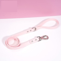 Harnais pour chien réglable anti-traction en PVC imperméable couleur unie avec logo personnalisé, collier, laisse et distributeur de sacs à déjections, ensemble assorti 4 pièces