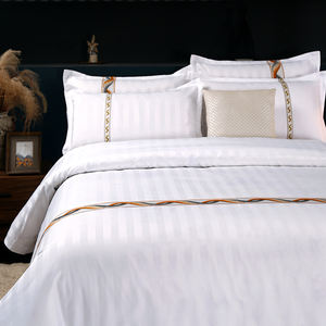 高級マイクロファイバーホテル寝具リネンセットホワイト刺繍フラットベッドシーツカバーカスタムホテル用品 - Product Image 4