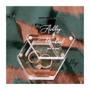 Boîte magnétique pour bagues de mariage avec couvercle en acrylique Boîte hexagonale transparente pour porteurs de bagues de mariage Boîte à bagues personnalisée et personnalisée - Product Image 2