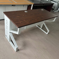 Bureau d'ordinateur ergonomique pour salle de classe, pieds papillon, deux places, table d'étude pour étudiants, mobilier scolaire, design personnalisé