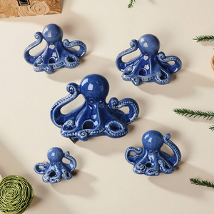 Statuetta di Polpo in Ceramica Blu Artigianale Personalizzata, Scultura Dipinta a Mano, Arte Decorativa, Ecologica, Durevole, Antica, per Casa e Giardino - Product Image 2