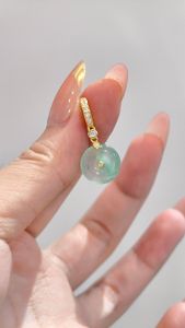 Dây chuyền vàng 18k gắn đá Emerald tự nhiên, mặt dây chuyền bạc S925 dày, thời trang dành cho nữ - Product Image 5