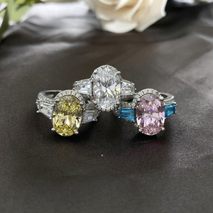 Elegante anello ovale con pietra colorata per donna, gioielli alla moda con design intarsiato scintillante - Product Image 3