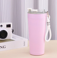 Gobelets sous vide isolés à la mode de 550ml Tasse de sport de plein air Tasse à café de voyage Tasse à double paroi 304 avec couvercle anti-fuite