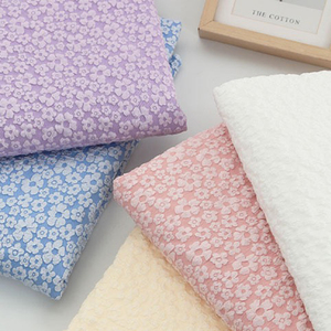 Tessuto Satinato con Motivi Floreali in Rilievo, Morbido e Traspirante in Poliestere, Colori Personalizzabili per Abiti da <span class=keywords><strong>Bambina</strong></span>, Divani, Borse e Biancheria da Letto, Vendita Diretta dalla Fabbrica - Product Image 4