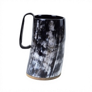 Jarra de cerveza hecha a mano de cuerno natural con asa, estilo vintage, para fiestas de despedida de soltero. - Product Image 5