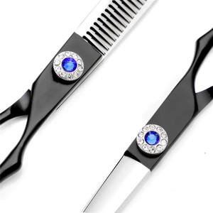 Tijeras de peluquería Inoue Kazutaka S5-6.0 pulgadas, tijeras de entresacar de acero inoxidable 440C con mango irregular y tornillo azul - Product Image 3