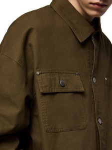 Nouvelle veste cargo en sergé pour homme Printemps 2026, style streetwear rétro américain, multi-poches, col rabattu uni, en coton - Product Image 4