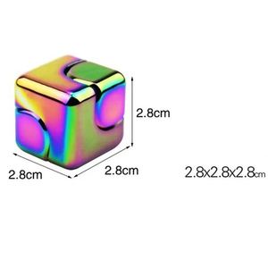Cube en alliage métallique, Spinner à doigts à rotation infinie, Toupie de décompression, Fidget Spinner anti-anxiété, Jouets de décompression unisexe - Product Image 2