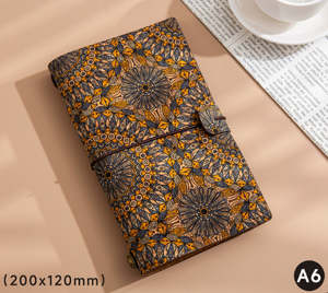 Carnet de voyage personnalisé en cuir PU marron vintage avec boussole en relief, fermeture à sangle, rechargeable, vente en gros - Product Image 1