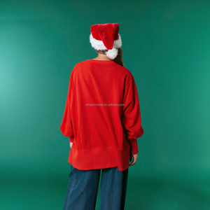 <span class=keywords><strong>Felpa</strong></span> <span class=keywords><strong>Oversize</strong></span> <span class=keywords><strong>Rossa</strong></span> da Donna con Scritta MERRY, Applicazione Albero di Natale e Spacco Laterale, Pullover Festivo - Product Image 3